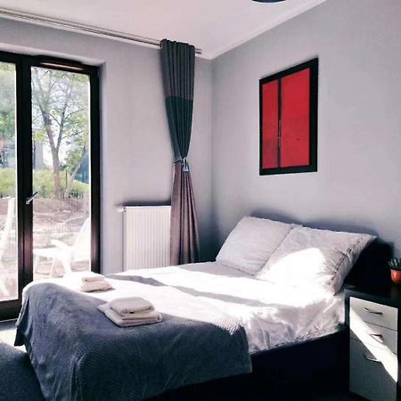 Airport Comfy Guest Home Varsovia Exterior foto