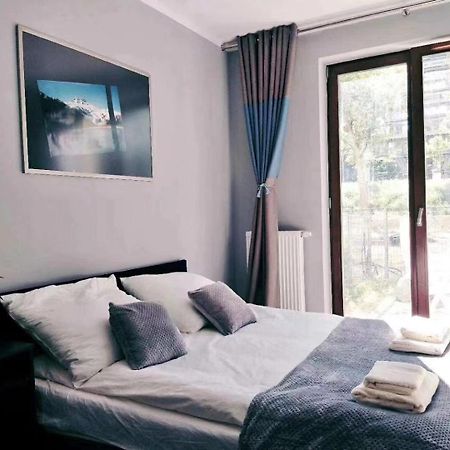 Airport Comfy Guest Home Varsovia Exterior foto