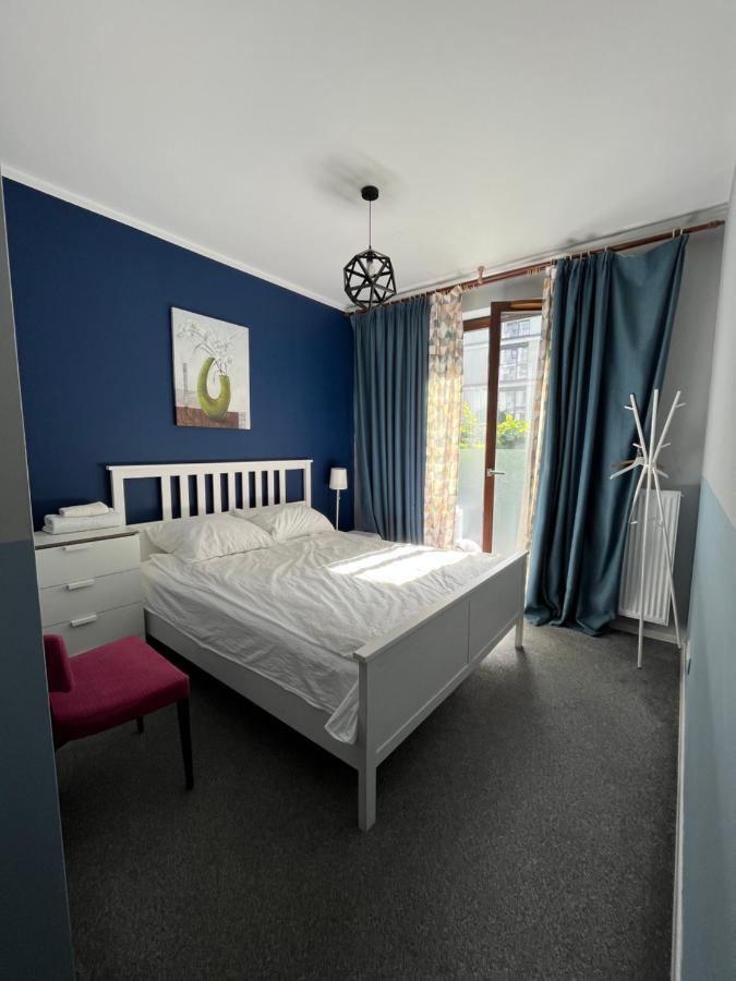 Airport Comfy Guest Home Varsovia Exterior foto
