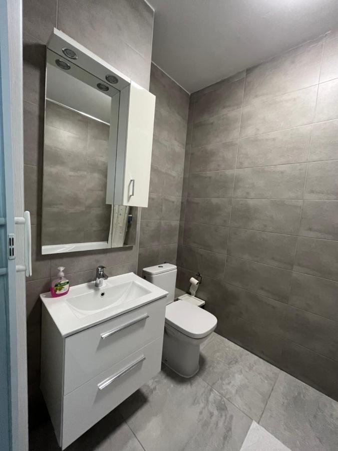 Airport Comfy Guest Home Varsovia Exterior foto
