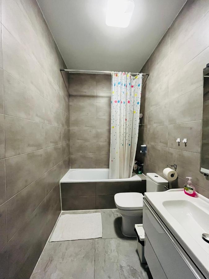 Airport Comfy Guest Home Varsovia Exterior foto