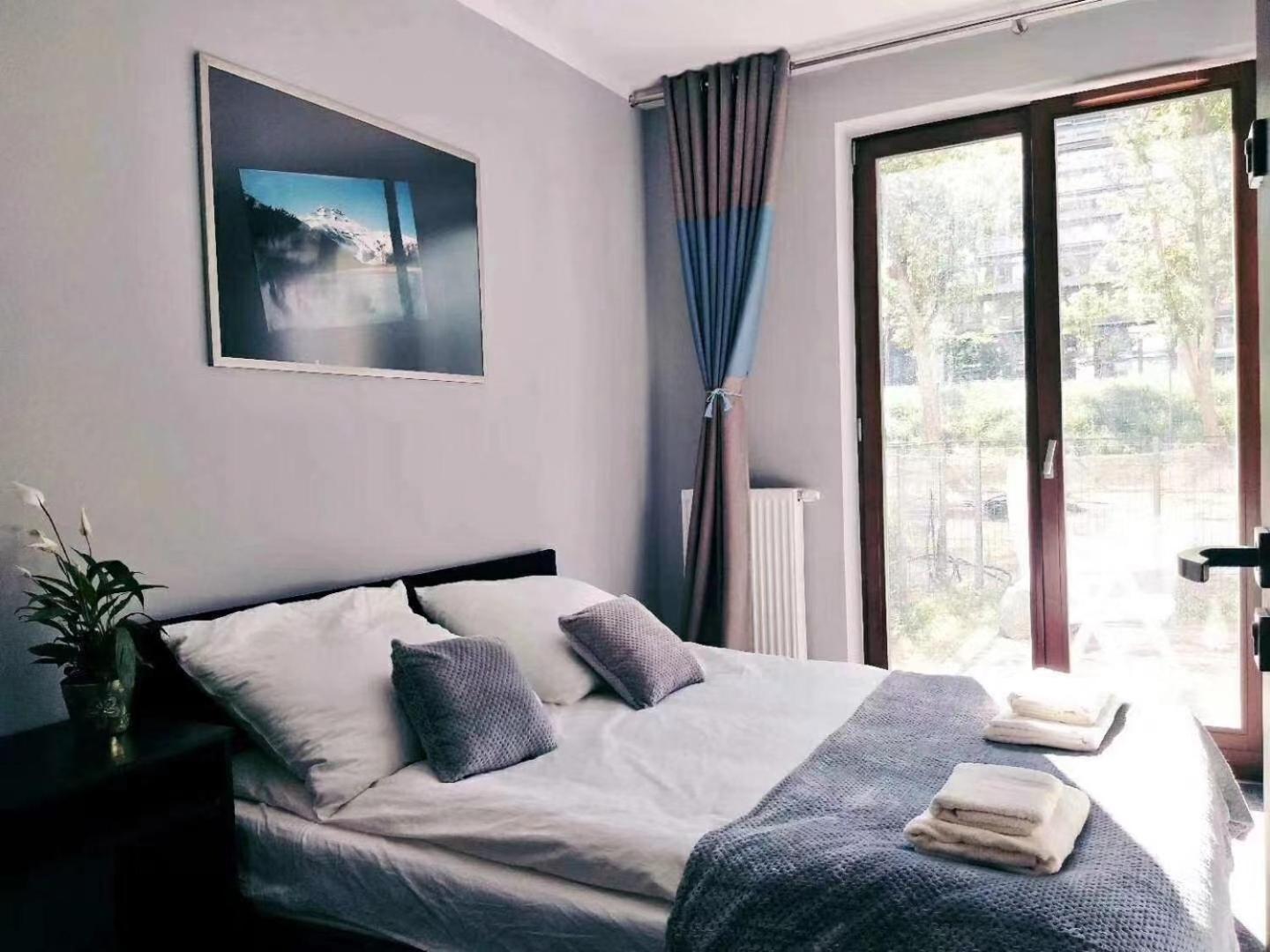 Airport Comfy Guest Home Varsovia Exterior foto