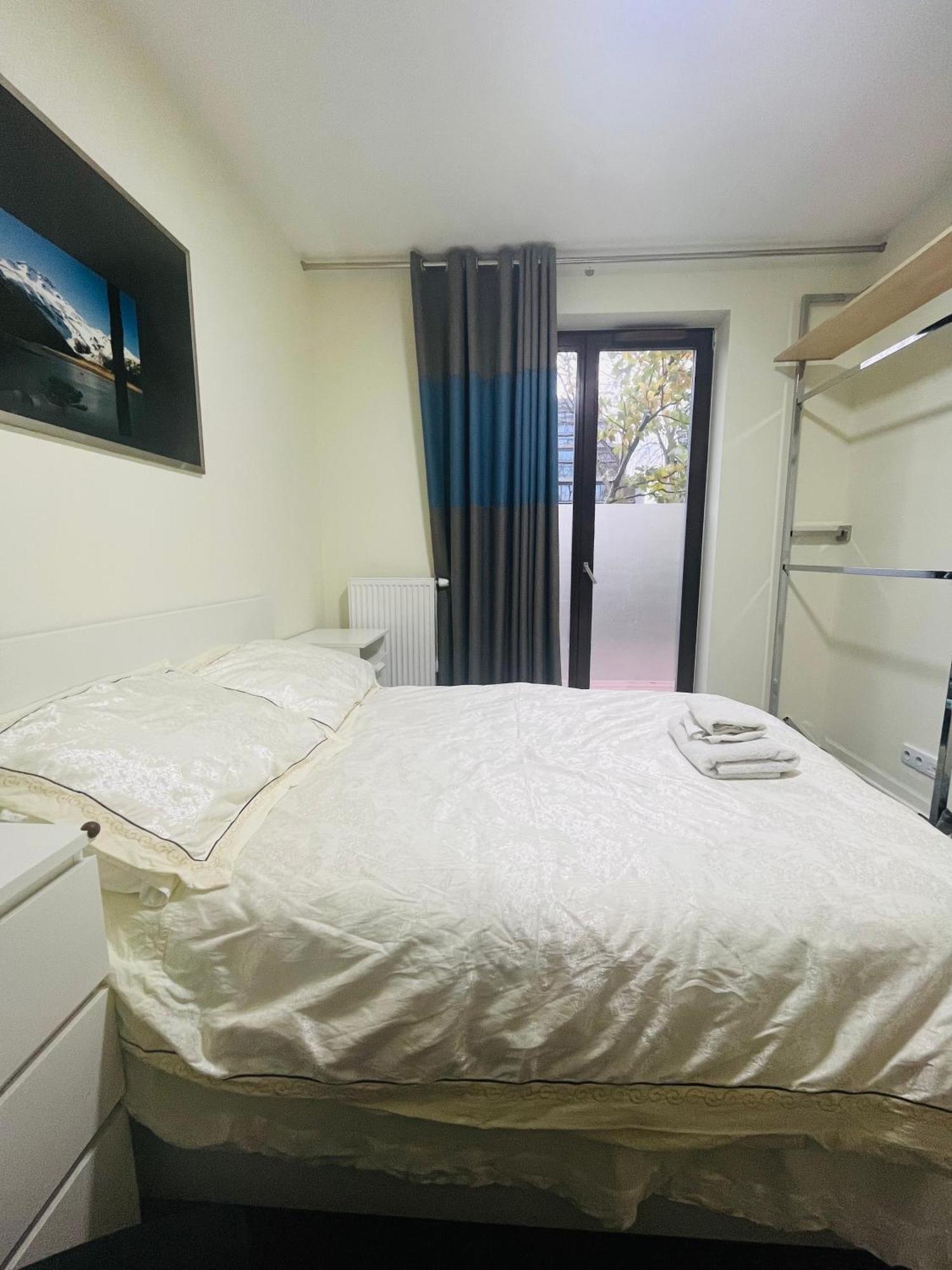 Airport Comfy Guest Home Varsovia Exterior foto